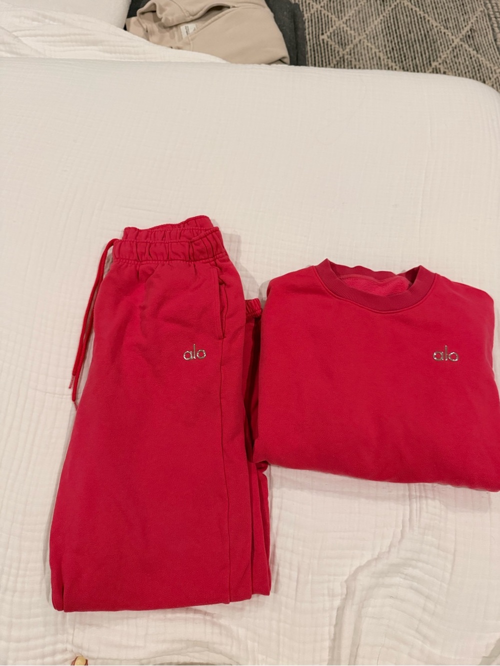 ALO Yoga Dark Pink Sweatpants and Crewneck Matching Joggers